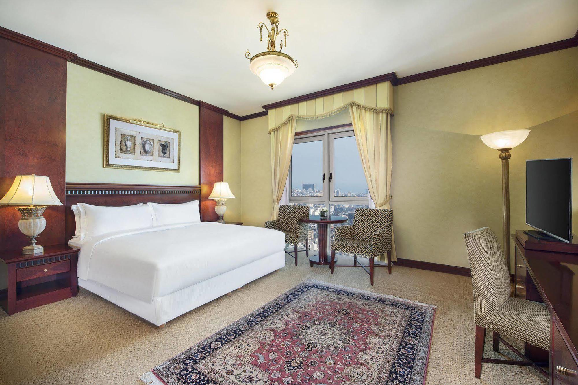 Habtoor Metropolitan Palace Hotel Beirut Exterior foto